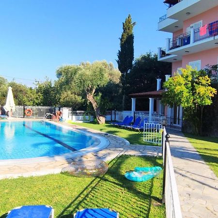 Thomas Apartments Дассия Экстерьер фото