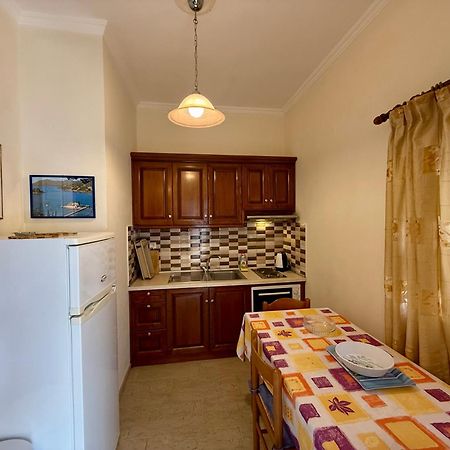 Thomas Apartments Дассия Экстерьер фото