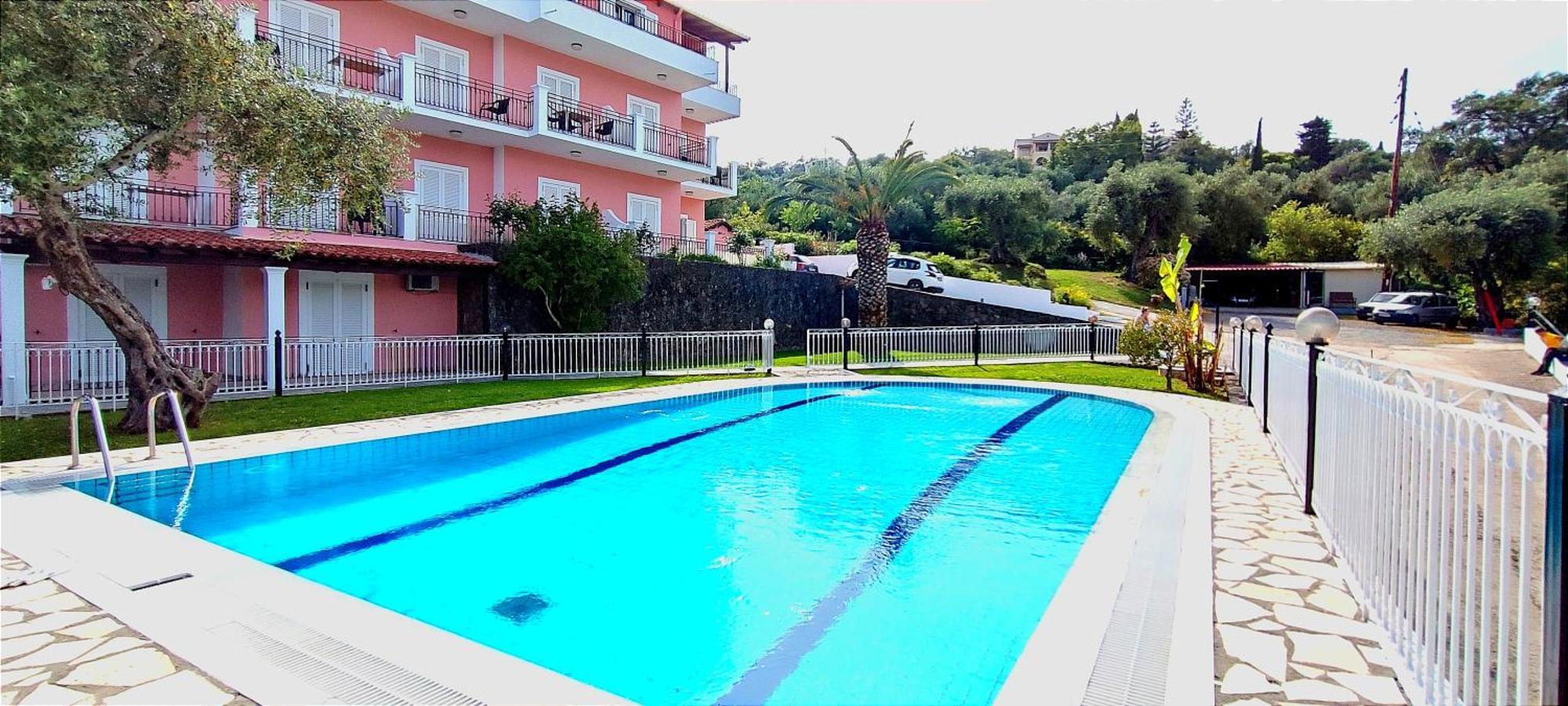 Thomas Apartments Дассия Экстерьер фото