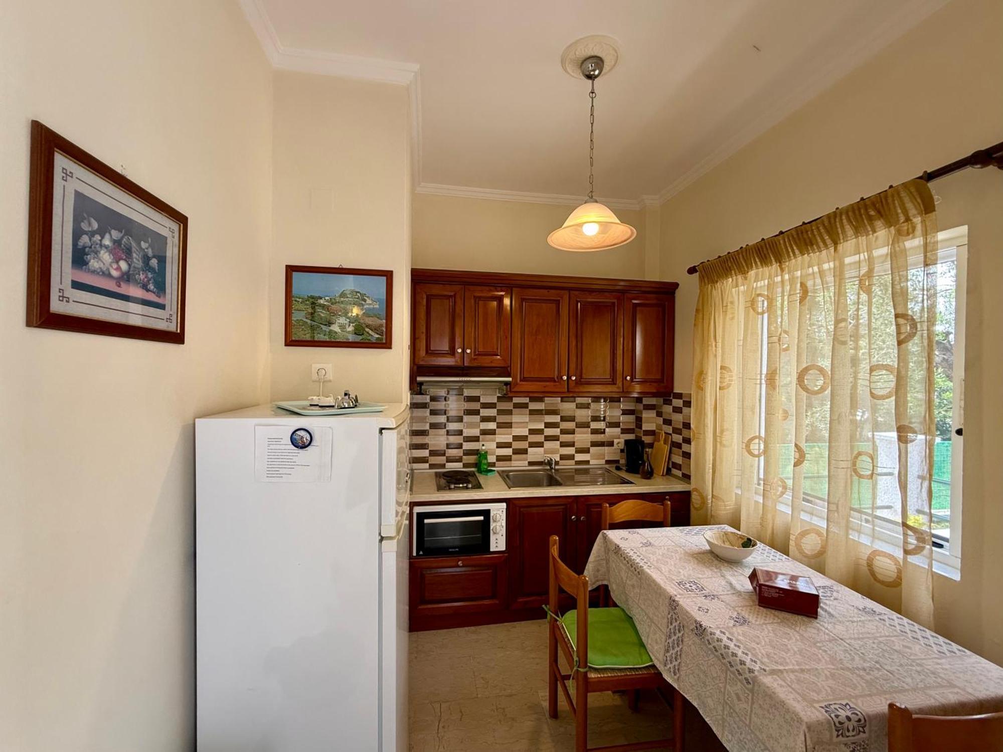 Thomas Apartments Дассия Экстерьер фото